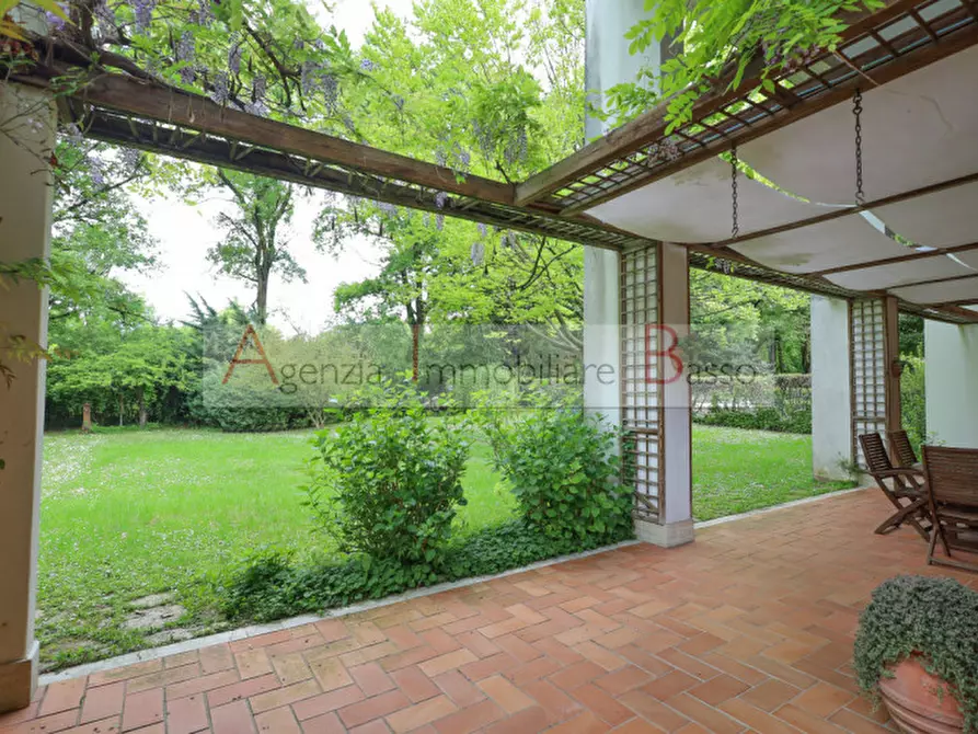 Immagine 13 di Villa in vendita  in via forcellilni a Padova