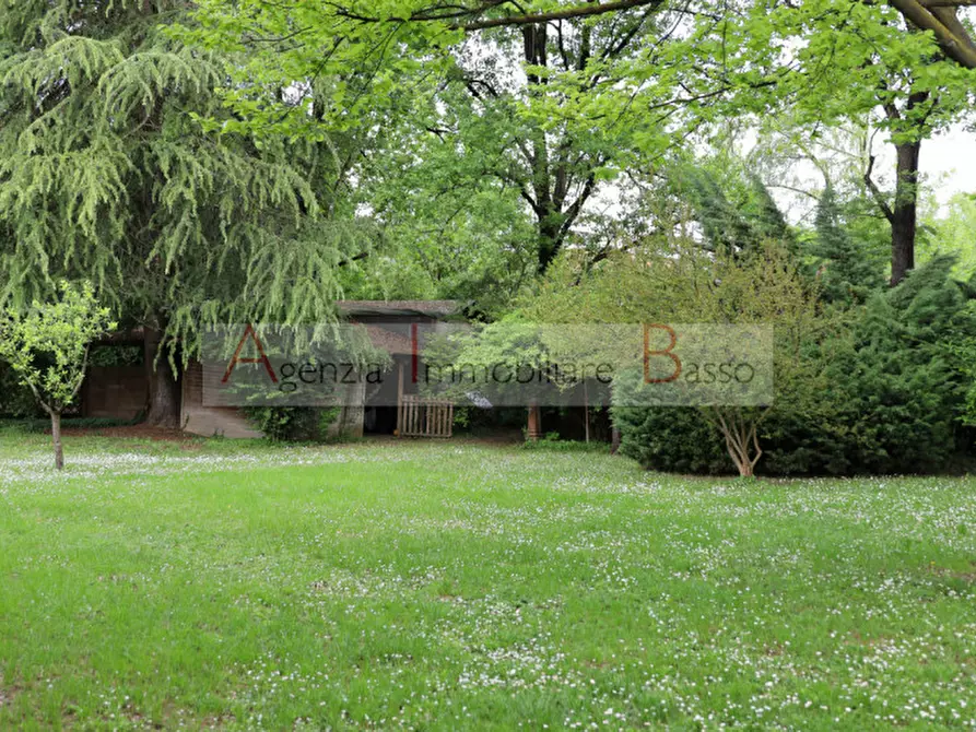 Immagine 15 di Villa in vendita  in via forcellilni a Padova