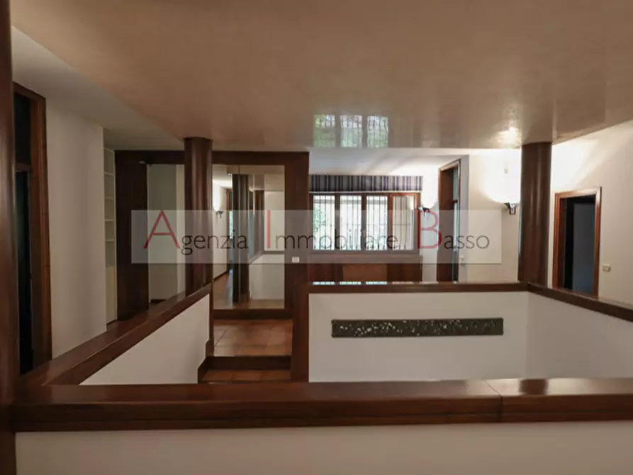 Immagine 18 di Villa in vendita  in via forcellilni a Padova