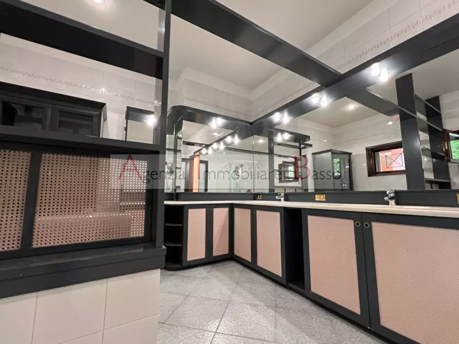 Immagine 24 di Villa in vendita  in via forcellilni a Padova