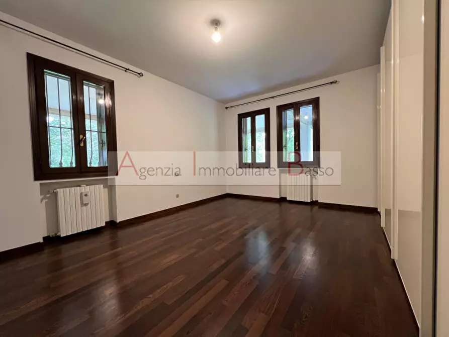 Immagine 27 di Villa in vendita  in via forcellilni a Padova