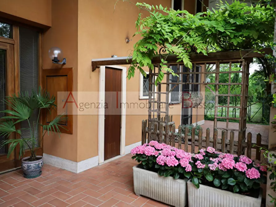 Immagine 33 di Villa in vendita  in via forcellilni a Padova