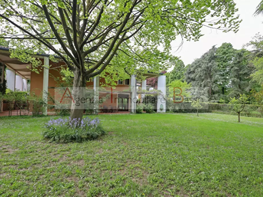 Immagine 37 di Villa in vendita  in via forcellilni a Padova