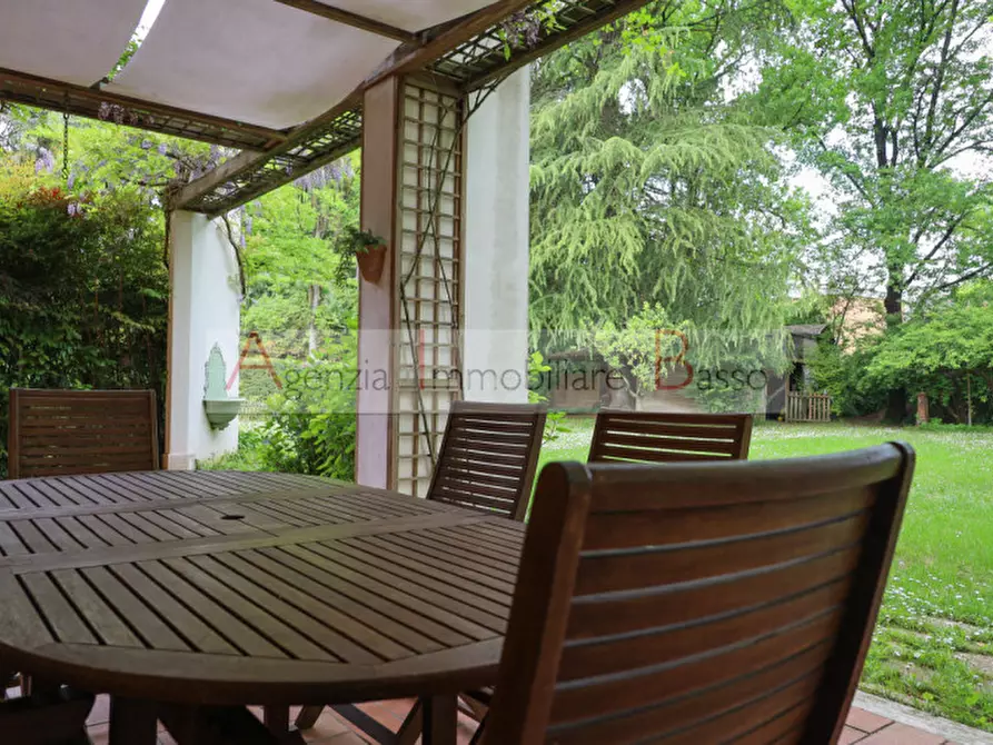 Immagine 41 di Villa in vendita  in via forcellilni a Padova