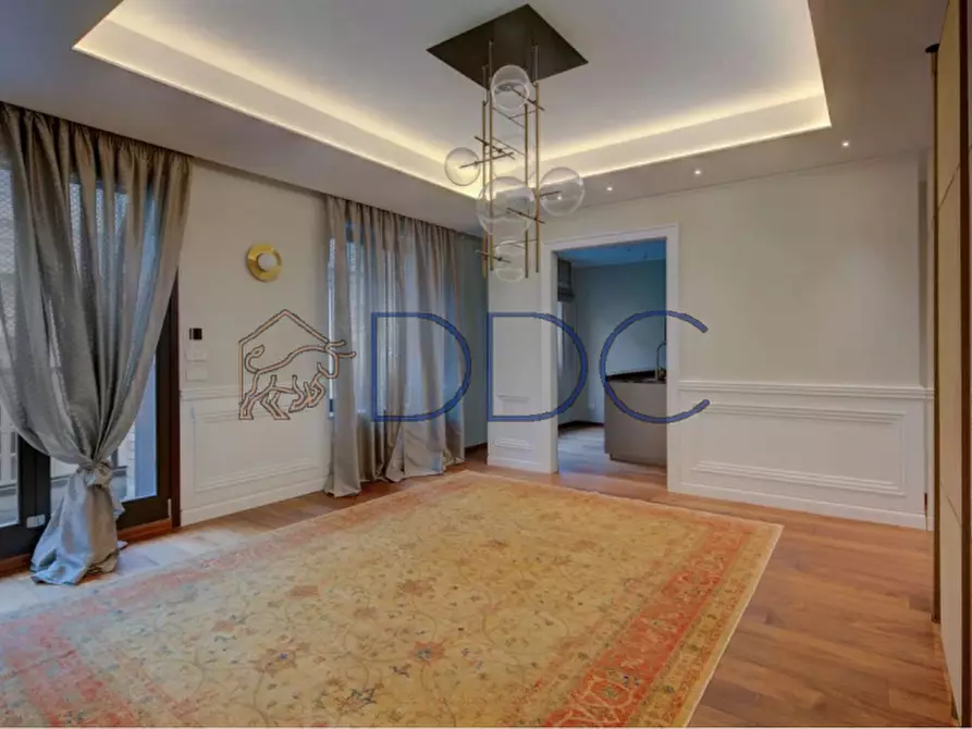 Immagine 3 di Appartamento in vendita  in Via Giuseppe Luigi Lagrange 24 a Torino