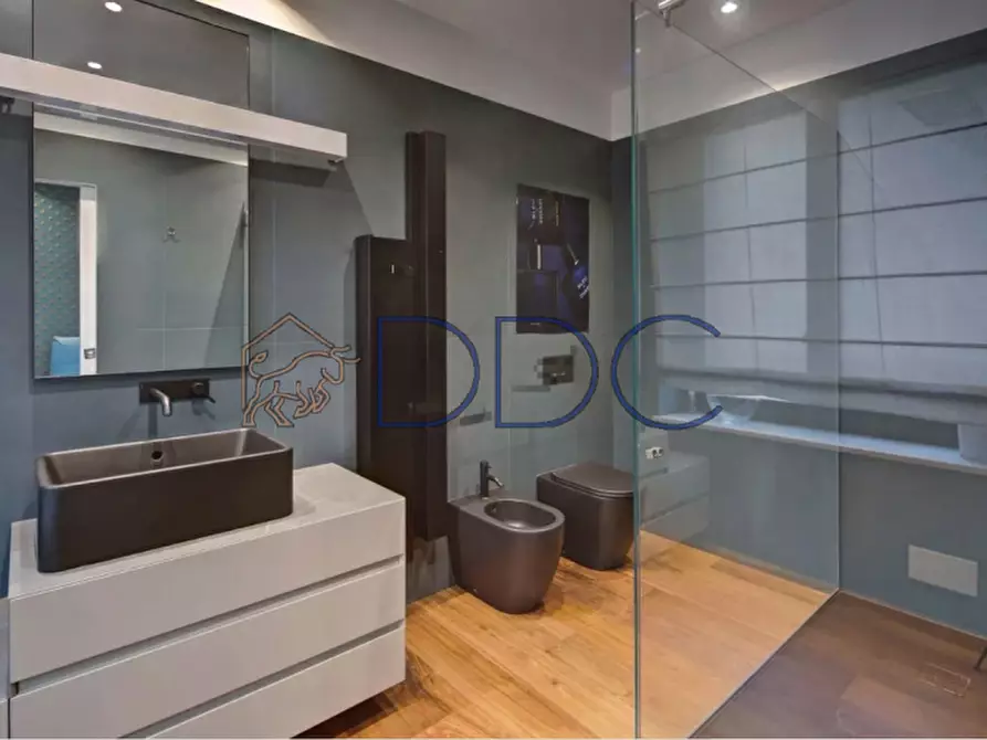 Immagine 22 di Appartamento in vendita  in Via Giuseppe Luigi Lagrange 24 a Torino