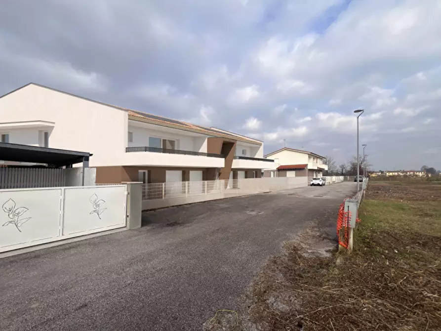 Immagine 4 di Appartamento in vendita  in ROBEGANO LARGO TOSCANINI a Salzano