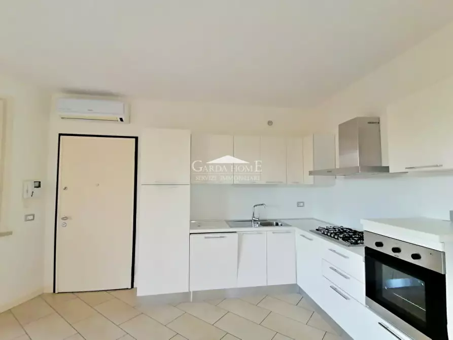 Immagine 3 di Appartamento in affitto  in via Marzabotto a Desenzano Del Garda