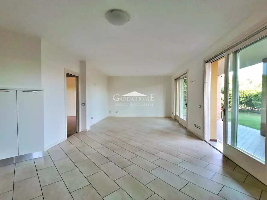 Immagine 4 di Appartamento in affitto  in via Marzabotto a Desenzano Del Garda