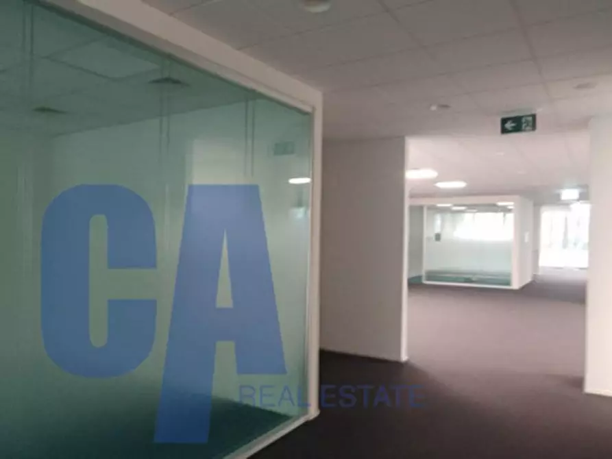 Immagine 6 di Ufficio in affitto  in VIALE SARCA a Milano