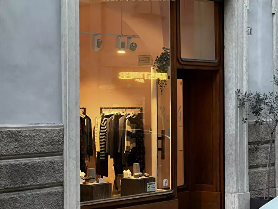 Immagine 3 di Negozio in affitto  in Via San Pietro a Trento