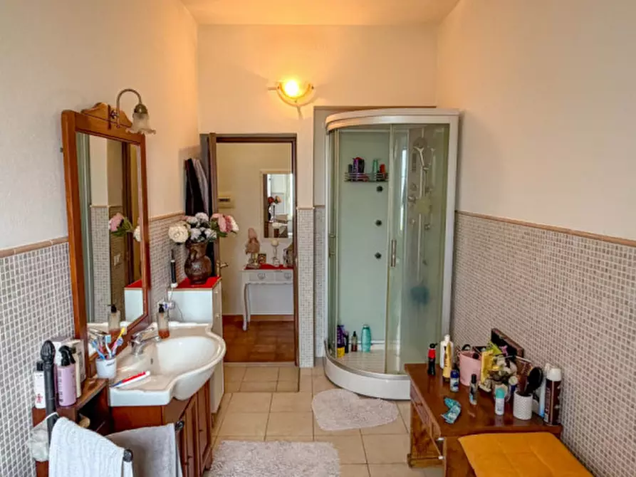 Immagine 24 di Appartamento in vendita  in VIA INGEGNERE MARIO GALIANI n. 29 Piano 1 a Oliena