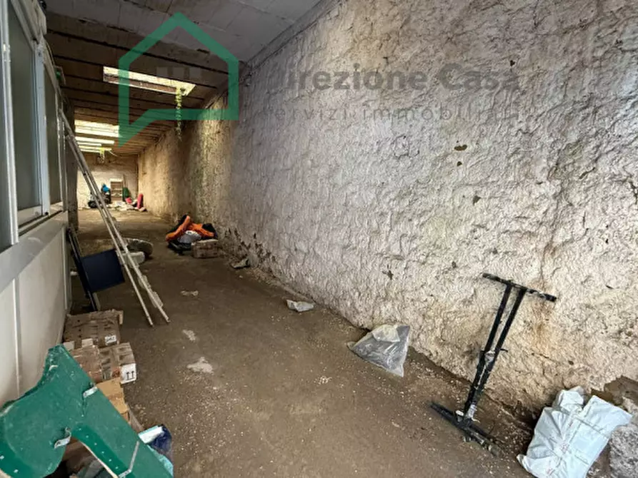 Immagine 6 di Capannone industriale in vendita  in Vico Palazzo Due Porte a Napoli