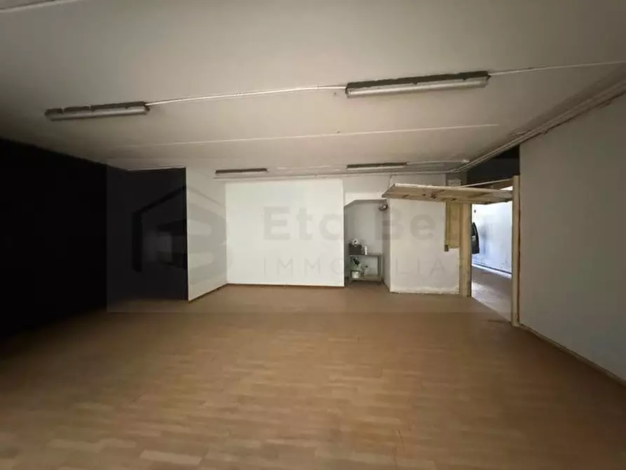 Immagine 4 di Magazzino in vendita  in Via delle Industrie a Limena