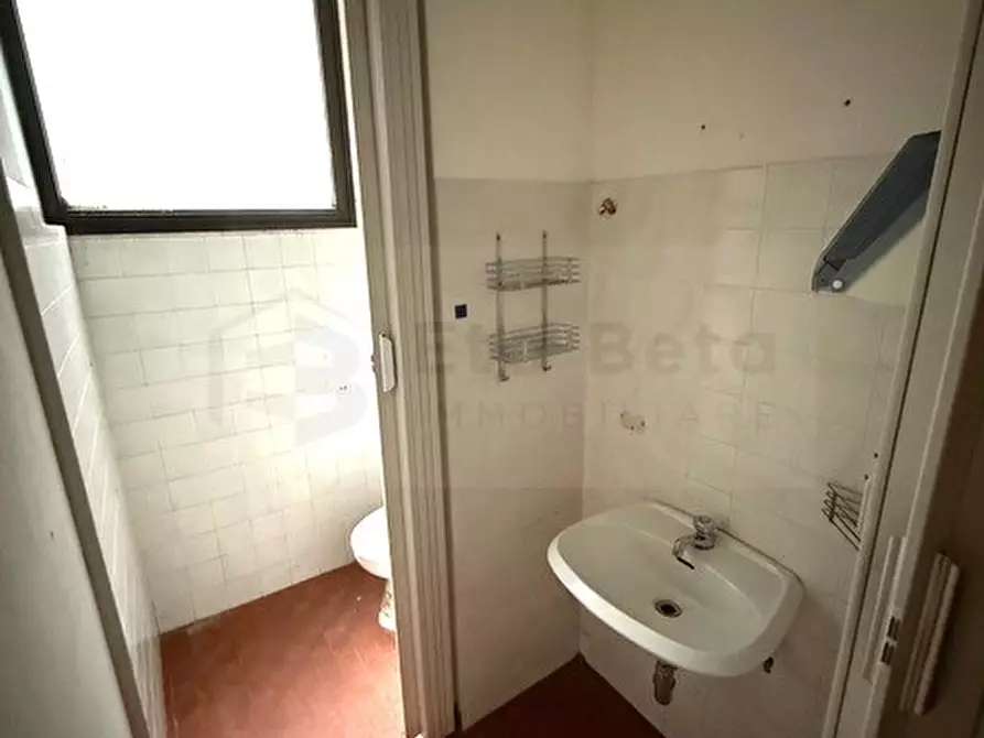 Immagine 6 di Magazzino in vendita  in Via delle Industrie a Limena