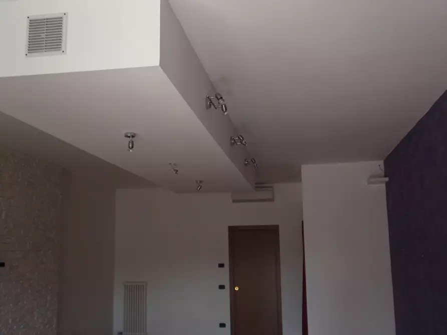 Immagine 3 di Negozio in vendita  a Albignasego