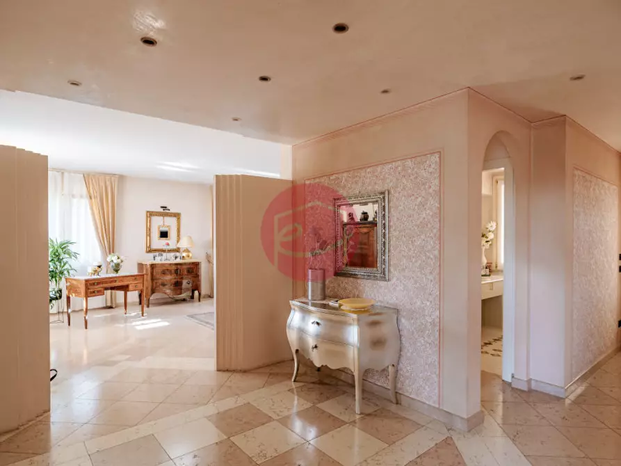 Immagine 13 di Villa in vendita  a Savignano Sul Rubicone