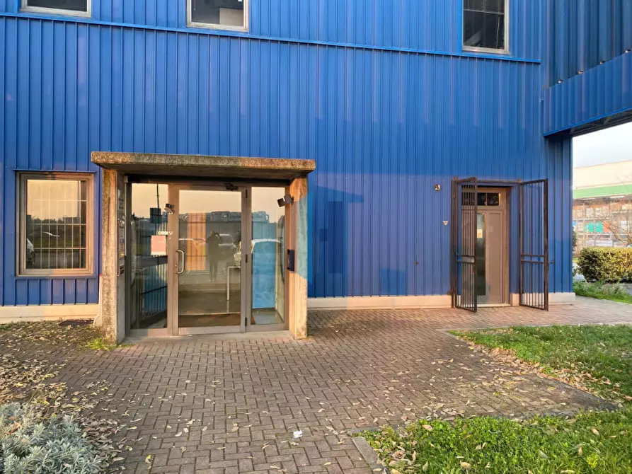 Immagine 3 di Ufficio in vendita  in Via Genova 76 a Brescia