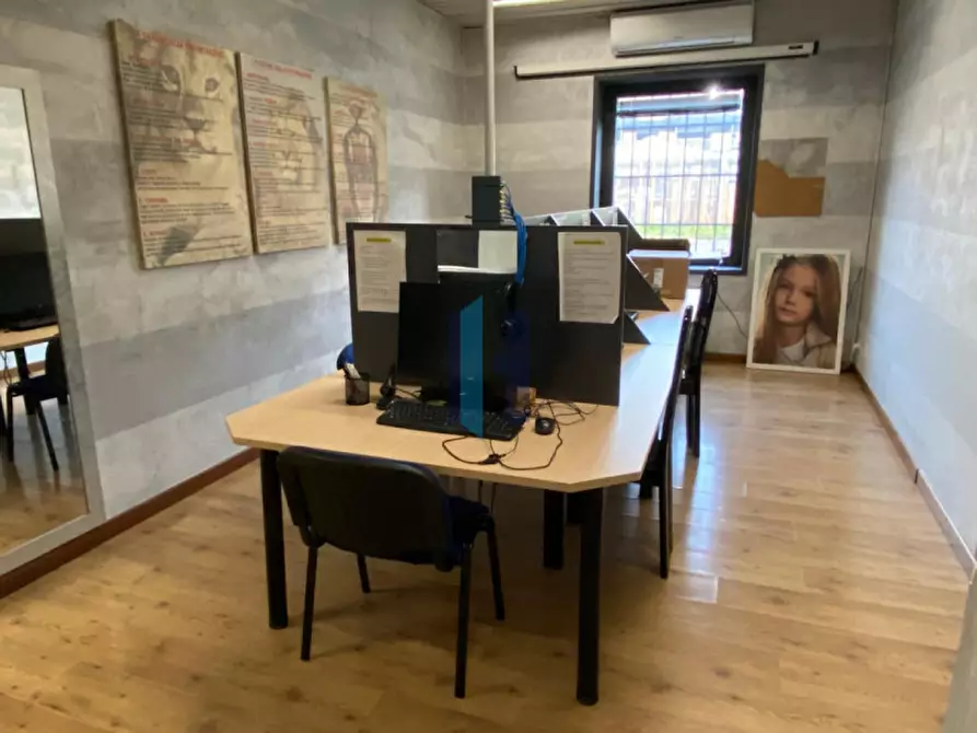 Immagine 9 di Ufficio in vendita  in Via Genova 76 a Brescia