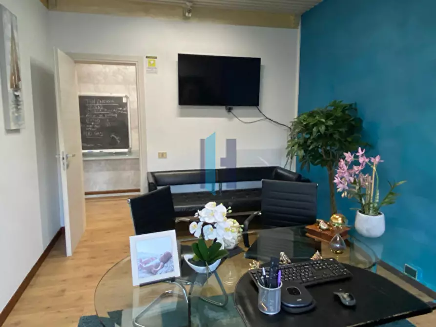 Immagine 11 di Ufficio in vendita  in Via Genova 76 a Brescia