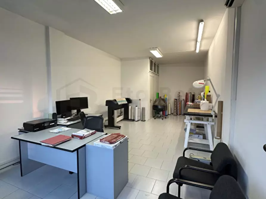 Immagine 2 di Negozio in vendita  in Via Trieste a Piazzola Sul Brenta