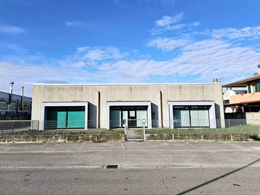 Immagine 1 di Capannone industriale in vendita  in Via Alessandro Volta a Borgo Veneto