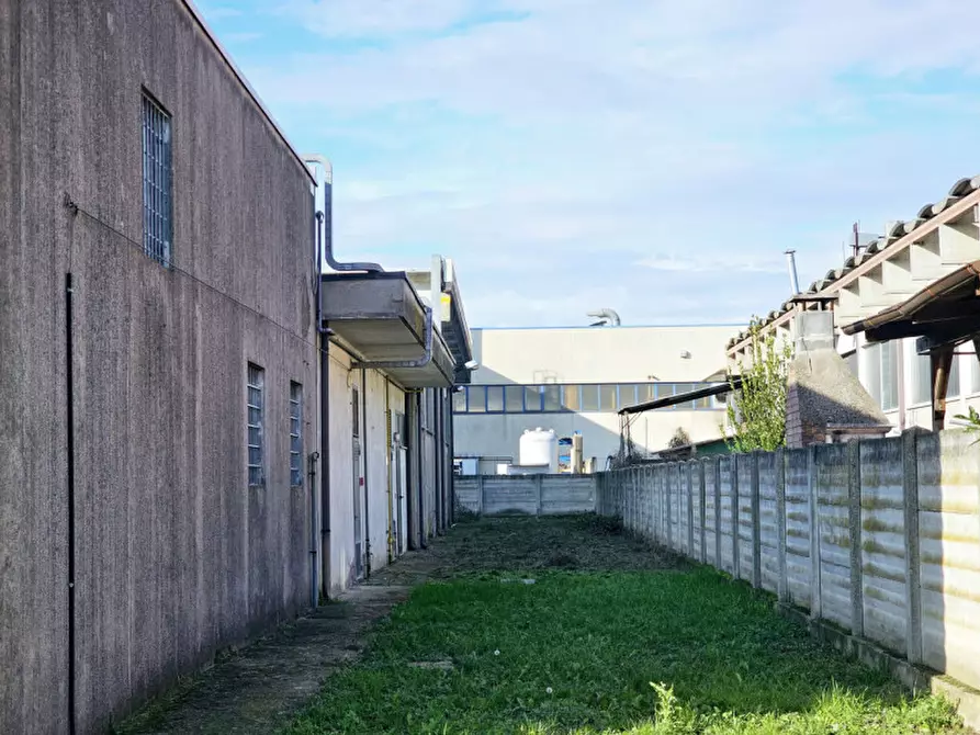 Immagine 24 di Capannone industriale in vendita  in Via Alessandro Volta a Borgo Veneto