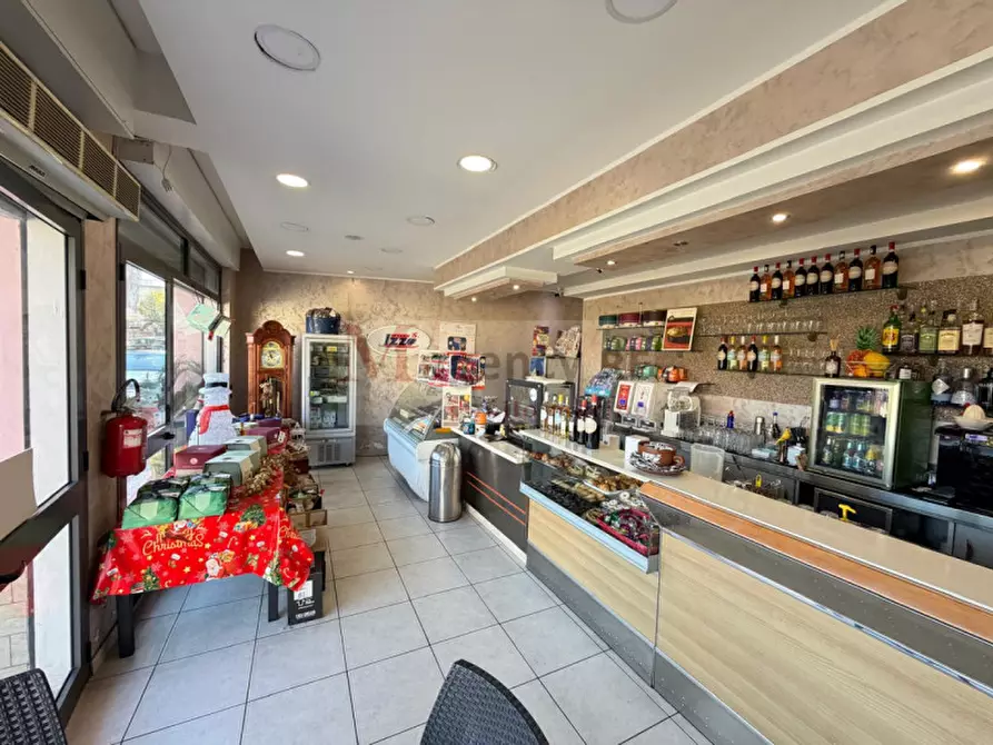 Immagine 3 di Attività commerciale in affitto  in Via Sottolume a Reggio Di Calabria