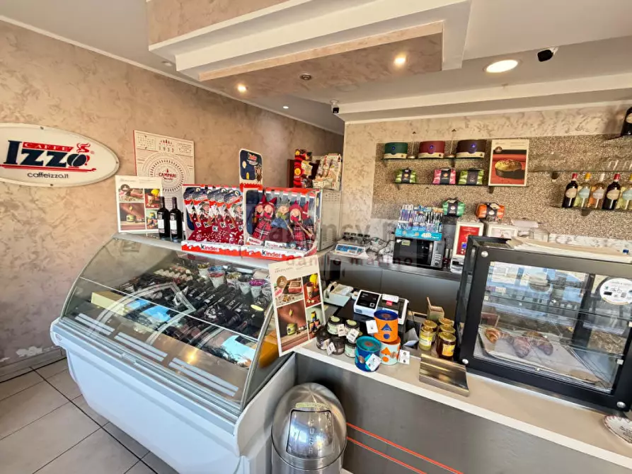 Immagine 4 di Attività commerciale in affitto  in Via Sottolume a Reggio Di Calabria