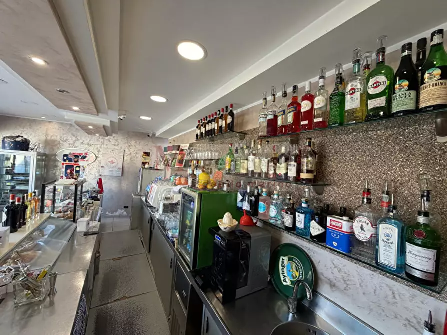 Immagine 8 di Attività commerciale in affitto  in Via Sottolume a Reggio Di Calabria