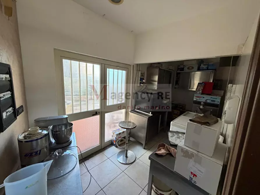 Immagine 10 di Attività commerciale in affitto  in Via Sottolume a Reggio Di Calabria