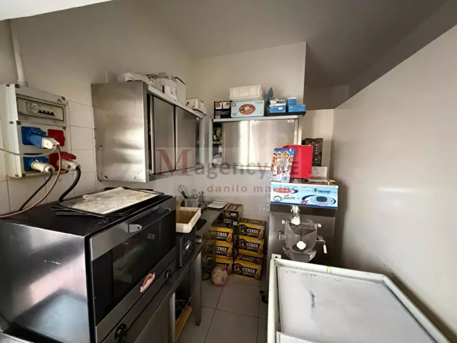 Immagine 11 di Attività commerciale in affitto  in Via Sottolume a Reggio Di Calabria