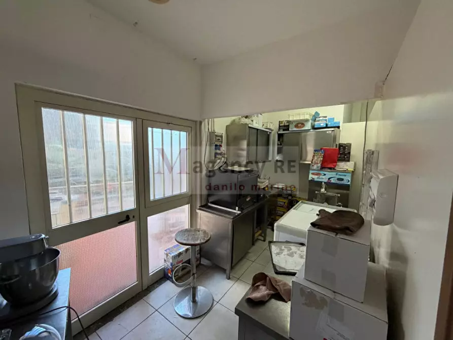 Immagine 13 di Attività commerciale in affitto  in Via Sottolume a Reggio Di Calabria