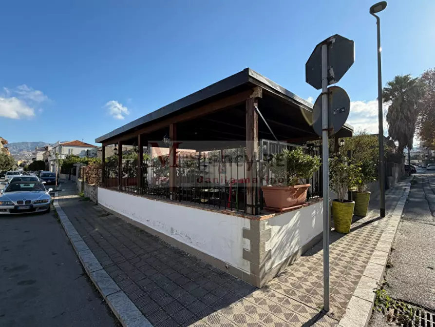 Immagine 15 di Attività commerciale in affitto  in Via Sottolume a Reggio Di Calabria