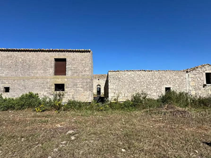 Immagine 11 di Villa in vendita  a Ragusa