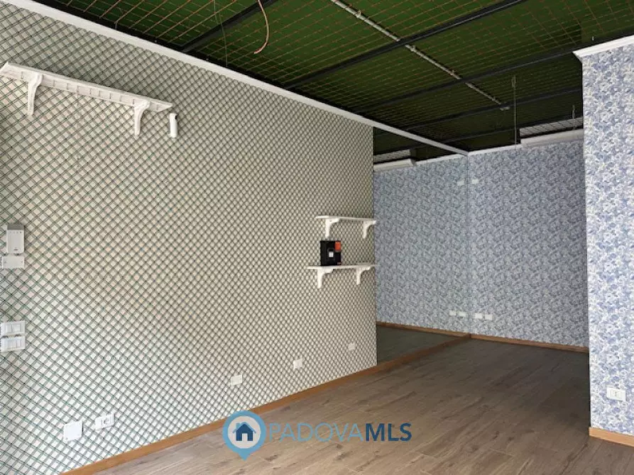 Immagine 5 di Negozio in vendita  in Via Antonio Gramsci a Cadoneghe