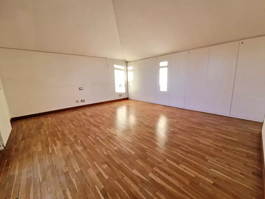 Immagine 13 di Appartamento in vendita  in Viale Battaglione Framarin a Vicenza