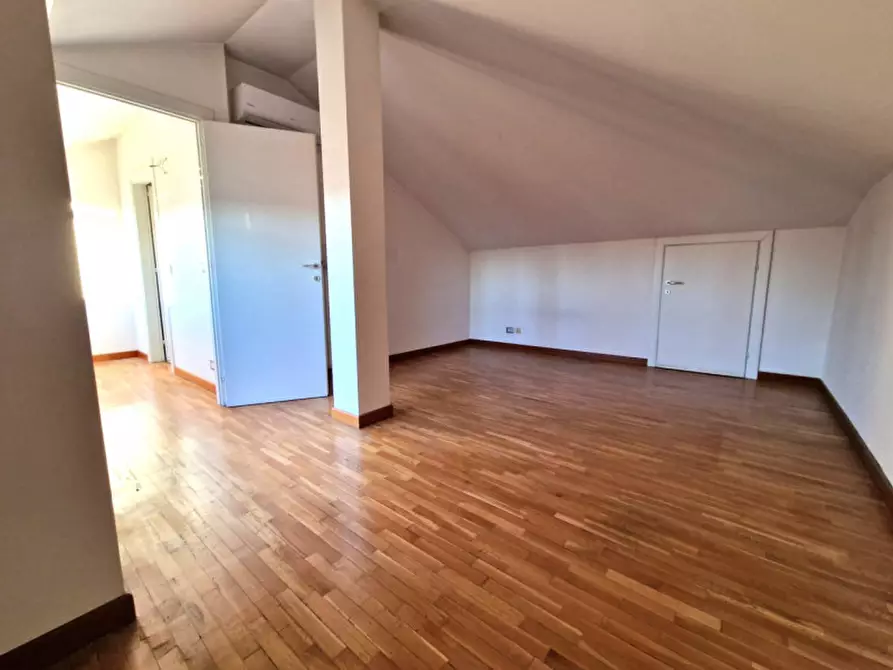 Immagine 21 di Appartamento in vendita  in Viale Battaglione Framarin a Vicenza