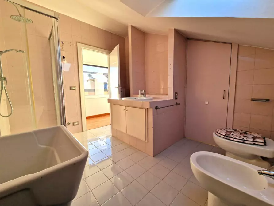 Immagine 27 di Appartamento in vendita  in Viale Battaglione Framarin a Vicenza