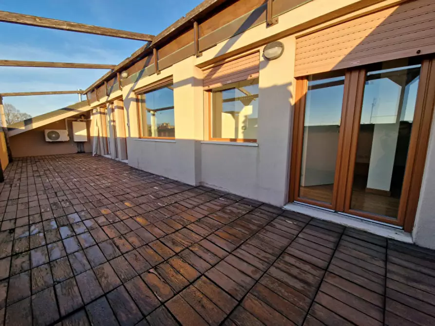 Immagine 30 di Appartamento in vendita  in Viale Battaglione Framarin a Vicenza