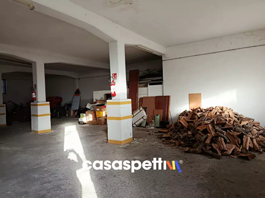 Immagine 2 di Garage in vendita  in Via Silvio Pellico a San Pancrazio Salentino