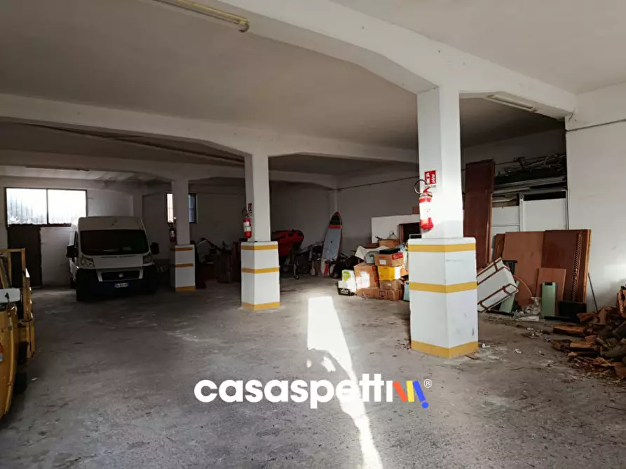 Immagine 5 di Garage in vendita  in Via Silvio Pellico a San Pancrazio Salentino