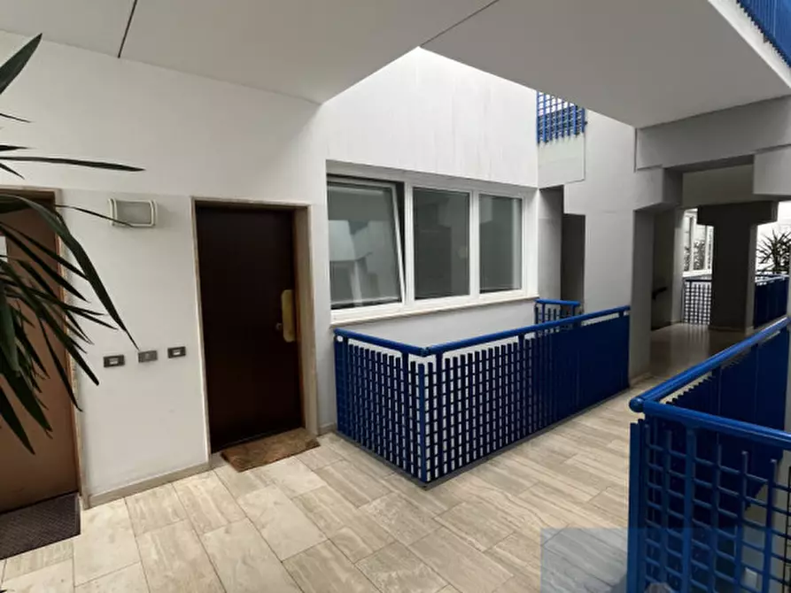 Immagine 12 di Ufficio in affitto  a Bolzano