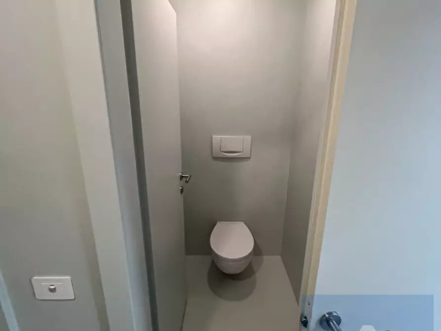 Immagine 13 di Ufficio in affitto  a Bolzano