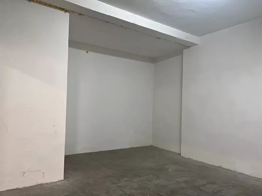 Immagine 2 di Garage in vendita  a Cagliari