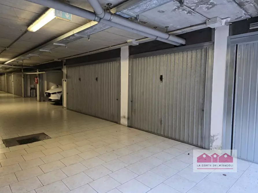 Immagine 3 di Garage in vendita  in Via Carlo Cattaneo a Vicenza