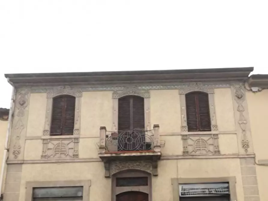 Immagine 1 di Villa in vendita  in Viale Armando Diaz a Montevarchi