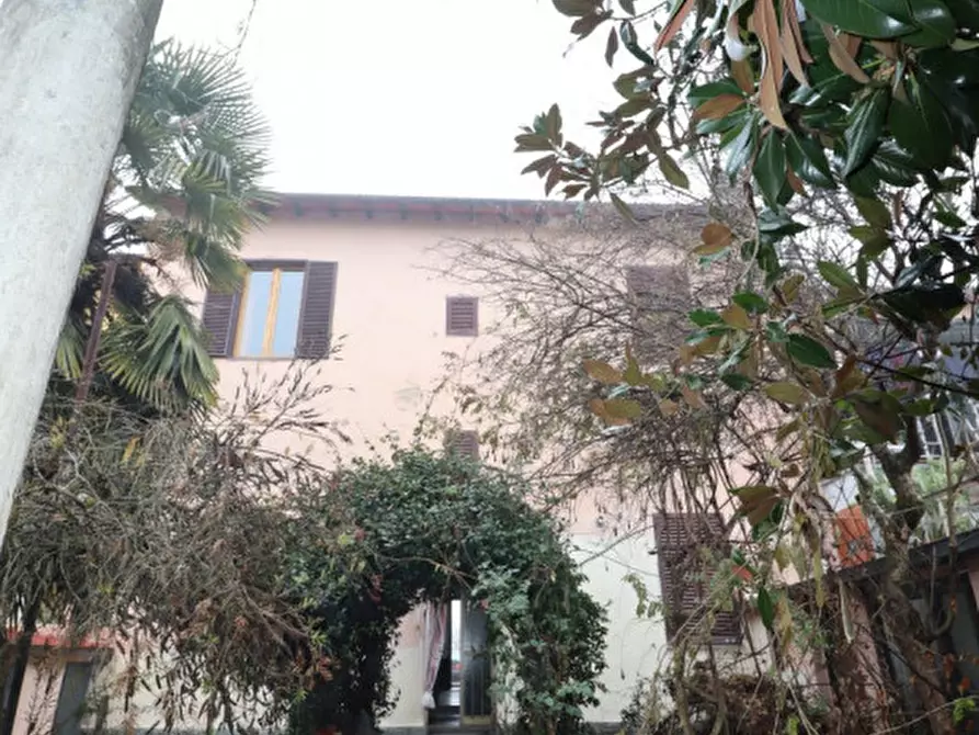 Immagine 4 di Villa in vendita  in Viale Armando Diaz a Montevarchi