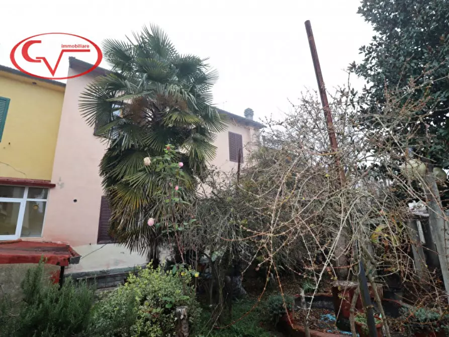 Immagine 5 di Villa in vendita  in Viale Armando Diaz a Montevarchi