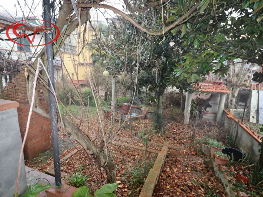 Immagine 14 di Villa in vendita  in Viale Armando Diaz a Montevarchi